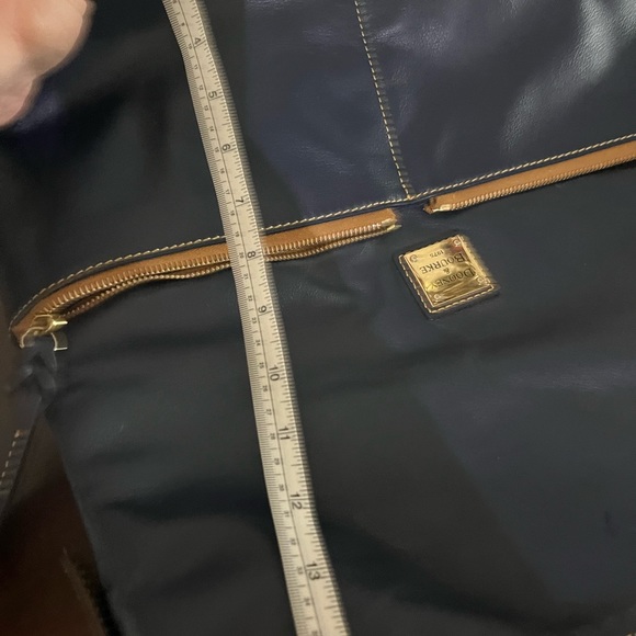 Dooney and Bourke handbags - Picture 7 of 7